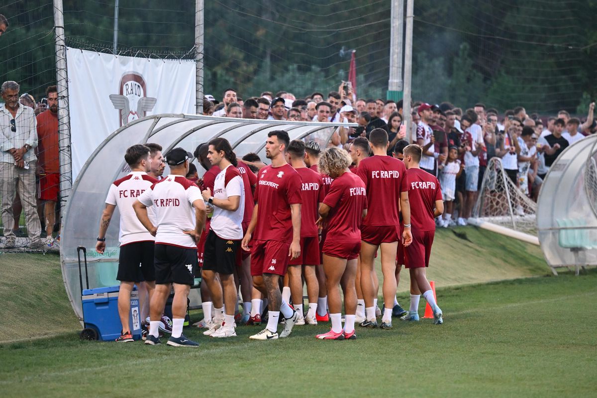 Nebunie la primul antrenament al lui Șumudică la Rapid! Sute de suporteri l-au întâmpinat » Primele imagini