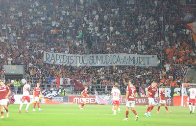 Șumudică, răspuns pentru peluza Rapidului, în cazul mesajelor acide afișate cu Dinamo