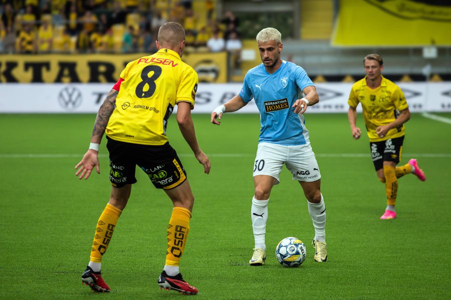 Vlad Dragomir (fotbalistul cu mingea la picior), foto: Imago Images A auzit pe cine a propus Dan Petrescu la națională: „Mă bufnește râsul!”