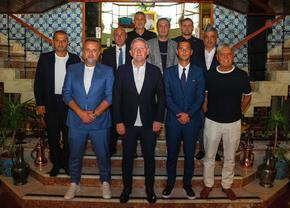 Plachete, zâmbete și masa oficială: ce s-a întâmplat la Istanbul, înainte de Bașakșehir - Universitatea Craiova