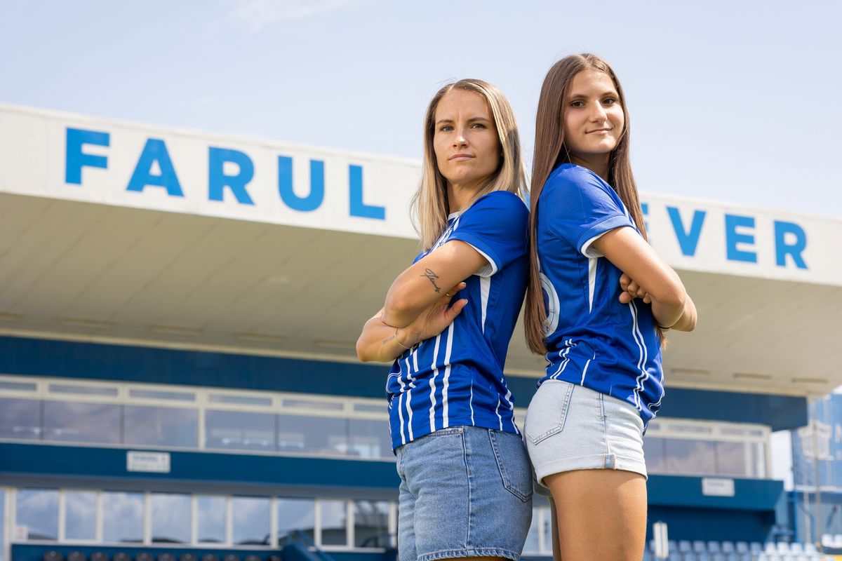 Ședință foto specială: Miss World, Miss Europe și Next Top Model România au coborât de pe podium pe gazonul Farului