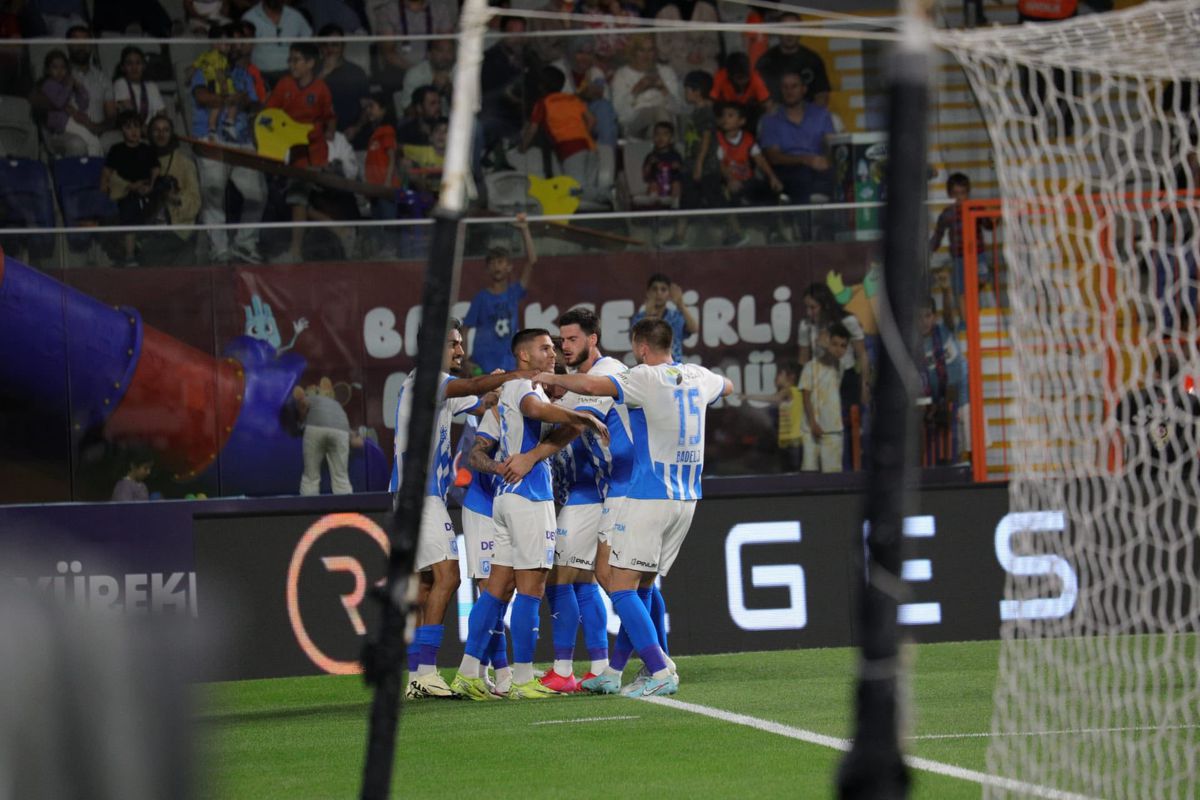 Universitatea Craiova obține o victorie URIAȘĂ la Istanbul, iar oltenii sunt la 90 de minute de o calificare istorică