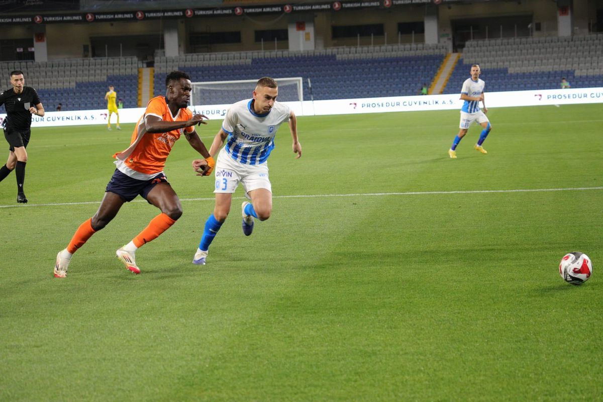 Istanbul Bașakșehir - Universitatea Craiova, turul play-off-ului de Conference League // foto: Facebook Univ. Craiova