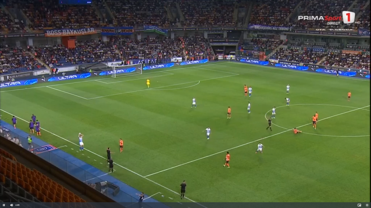 Fază-școală din aut! Așa a marcat Craiova golul 2 cu Basaksehir, în play-off-ul de Conference League