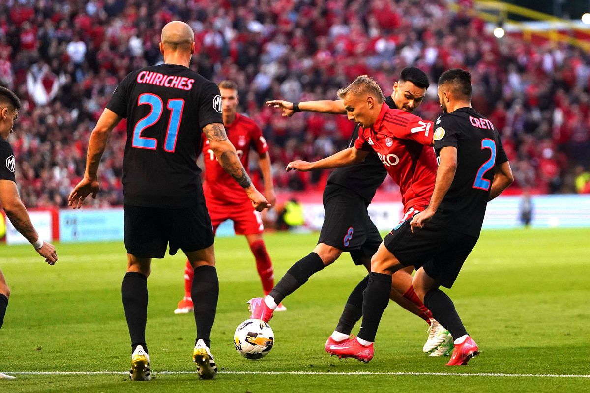 MM Stoica a elogiat un jucător, apoi a luat foc: „Nu pot accepta așa ceva! UEFA să intervină!”