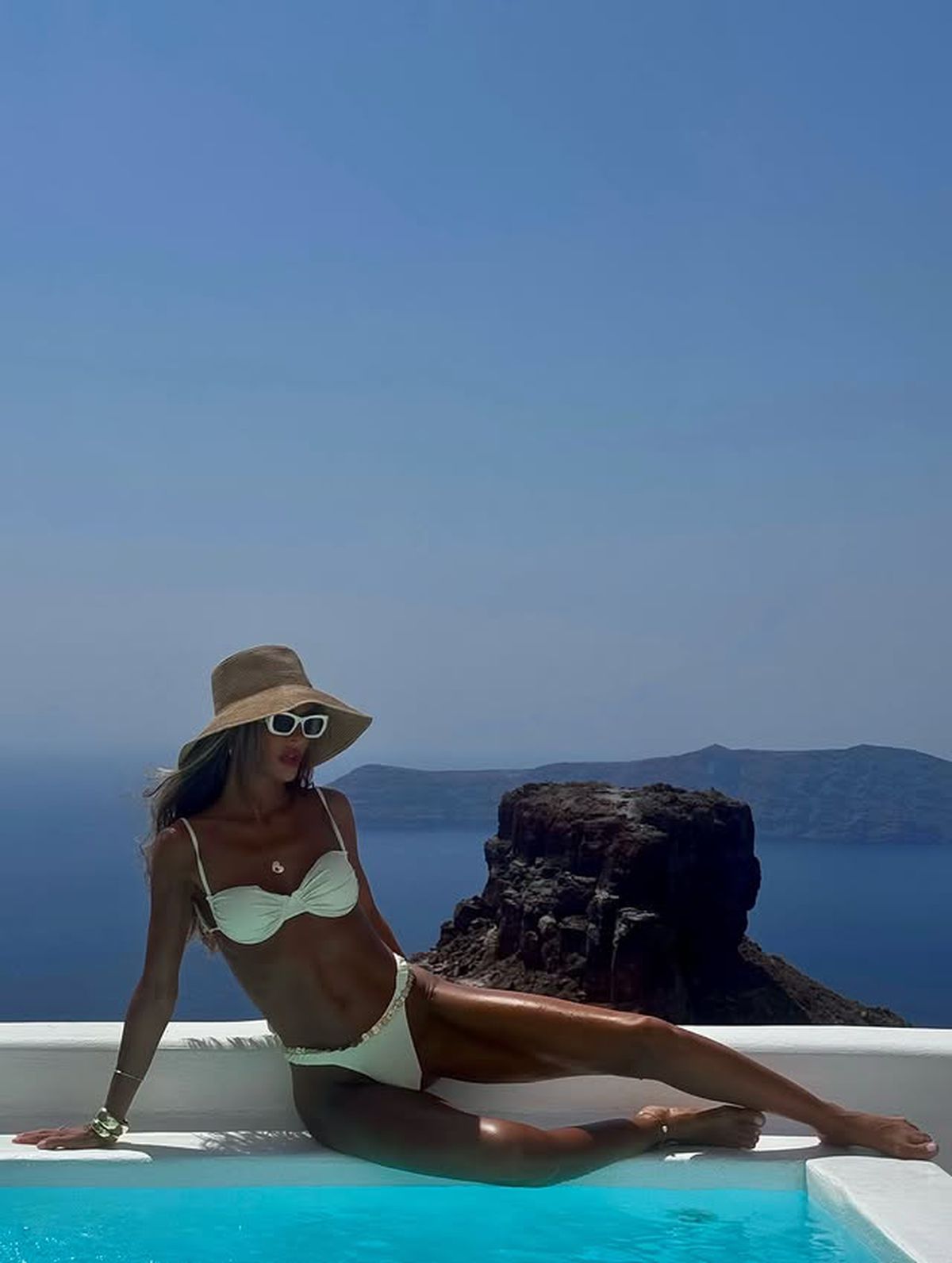 Diana Munteanu, vacanță superbă pe „Insula Bogaților” » Imagini spectaculoase cu prezentatoarea TV: „Pentru vârsta ta...”