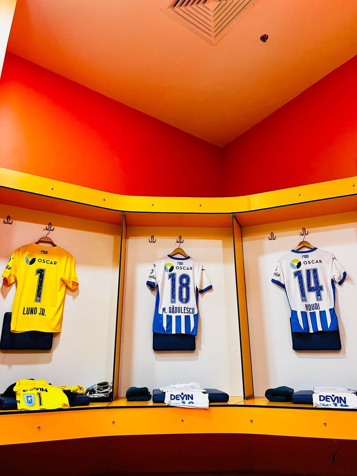 Plachete, zâmbete și masa oficială: ce s-a întâmplat la Istanbul, înainte de Bașakșehir - Universitatea Craiova