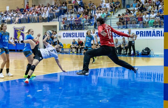 VIDEO SCM RM. VÂLCEA - CSM BUCUREȘTI // Dramatism în derby-ul handbalului feminin! SCM Rm. Vâlcea, victorie în ultima secundă