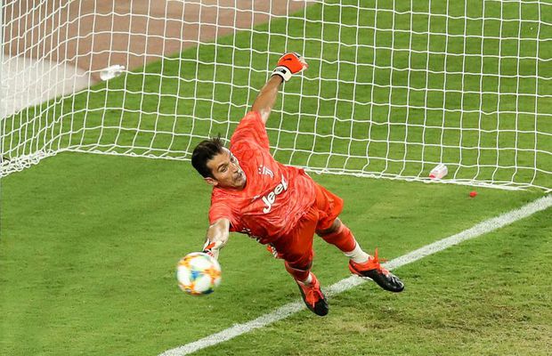 Îl ajunge pe Maldini! Buffon egalează recordul italian de meciuri la echipele de club