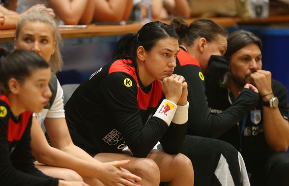 SCM RM. VÂLCEA - CSM BUCUREȘTI 20-19 // Ca un leu în cușcă » Cristina Neagu a suferit pe bancă la derby: indicații pentru colege + eliminare