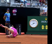Emoții pentru Simona Halep în startul finalei cu Karolina Pliskova: Simona a căzut pe zgura de la Roma