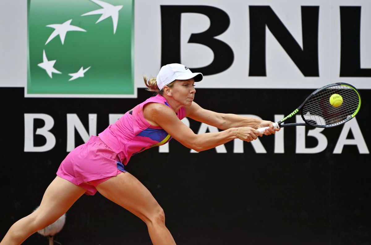 SIMONA HALEP, CAMPIOANĂ LA ROMA. FOTO Cu cine s-a fotografiat Halep după meci + mesaj special pentru fanii din România