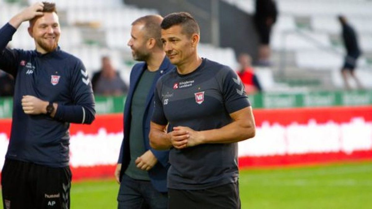 Gâlcă are 25 de victorii și 11 remize în 47 de meciuri la Vejle