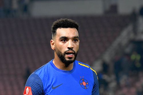 Patronul celor de la FC Botoșani, Valeriu Iftime, a dezvăluit că a purtat tratative cu atacantul algerian Billel Omrani (30 de ani) în legătură cu o posibilă venire a acestuia la gruparea din nordul Moldovei.