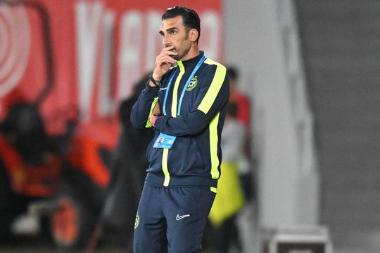 Hermannstadt și FCSB au remizat, scor 2-2, într-o restanță din runda #5 a Superligii. Elias Charalambous, 42 de ani, antrenorul roș-albaștrilor, consideră echitabil rezultatul de la Sibiu.