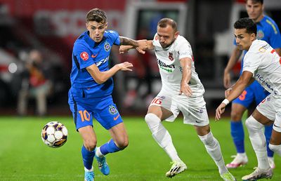 Știm cine arbitrează FCSB - Hermannstadt. Recent a făcut „praf” un meci al roș-albaștrilor și a fost desființat de MM Stoica: „Mă duce cu gândul la altele”