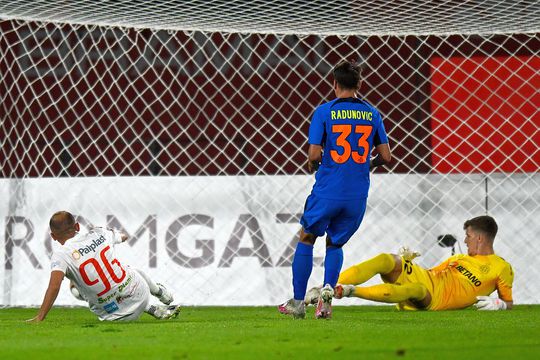 Silviu Balaure, în alb, l-a învins pe Târnovanu // foto: Raed Krishan, GSP