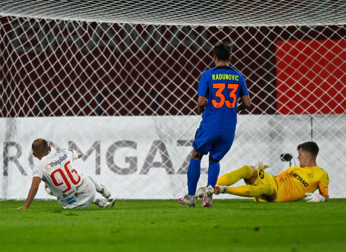 Dawa a izbucnit după Hermannstadt - FCSB: „Poți fi dezamăgit, dar nu fi rasist!” » A publicat mesajele primite: „Nu sunt plătit să vă fac pe voi mai bogați”