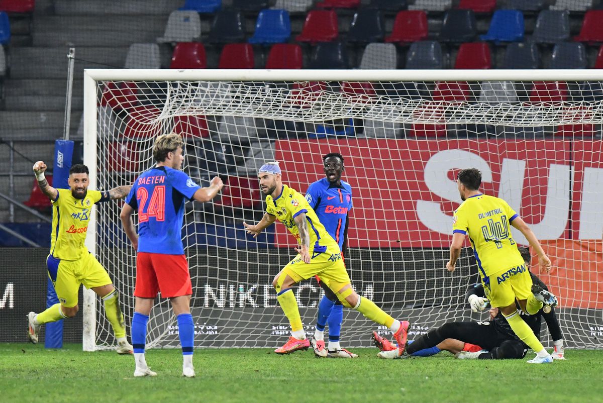 FCSB - Petrolul, duel în etapa 10-a din Superligă