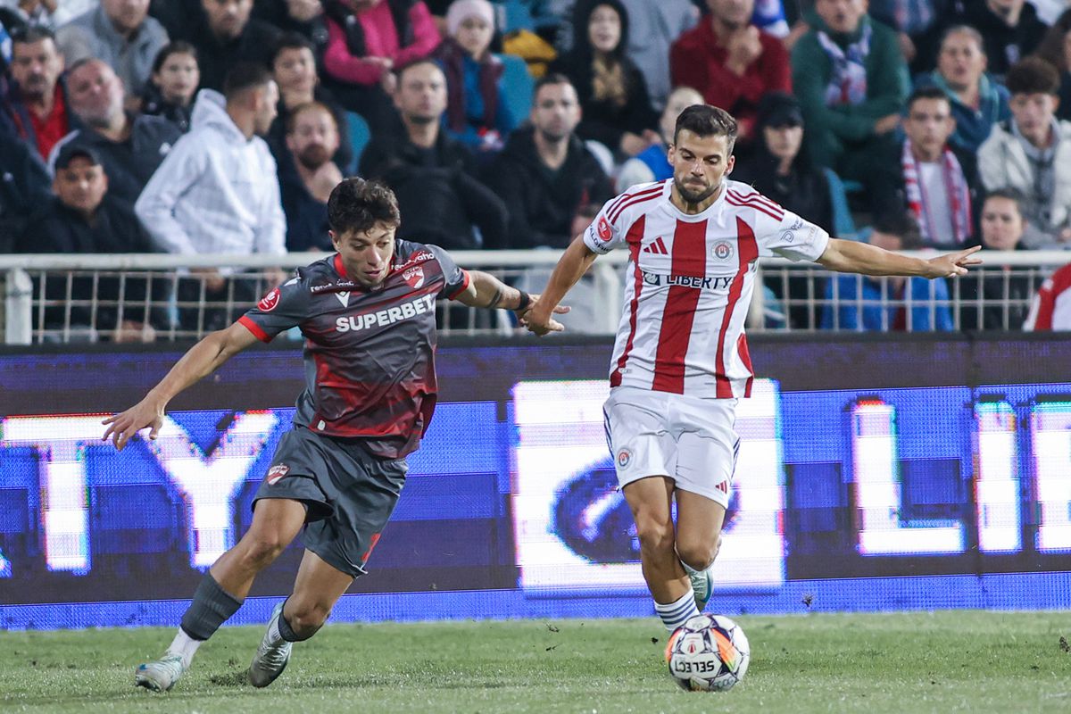 Dorinel Munteanu, explicații halucinante după ce și-a luat jucătorul de guler: „Trebuia să fiu mai dur! E greu să mă chinui cu acești jucători care nu au bunul simț să se uite la mine”