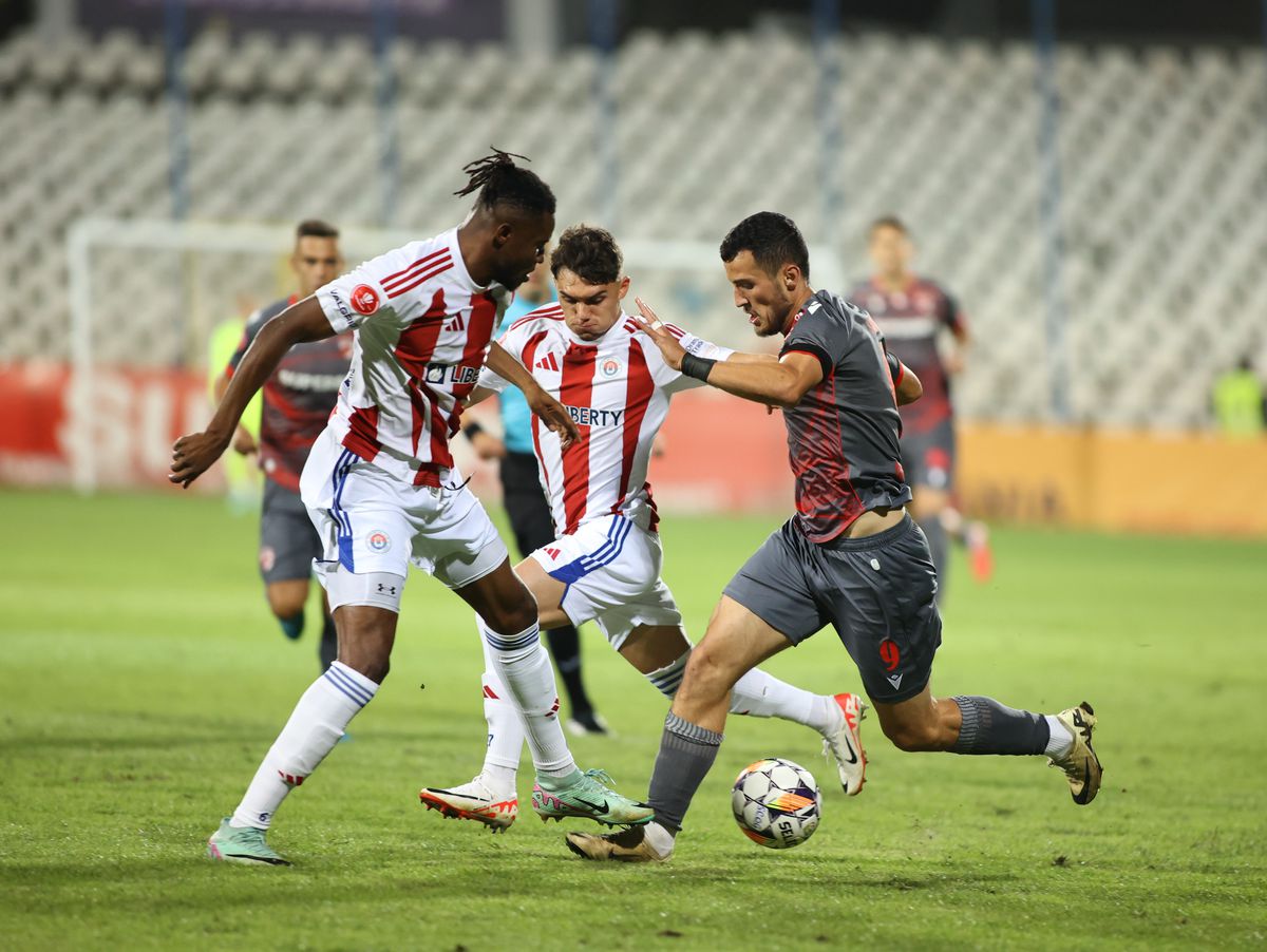 Dorinel Munteanu a răbufnit: „La penalty-ul dat pentru Dinamo, arbitrul s-a bucurat mai mult decât spectatorii” + A amenințat jucătorii: „Voi lua măsuri drastice”