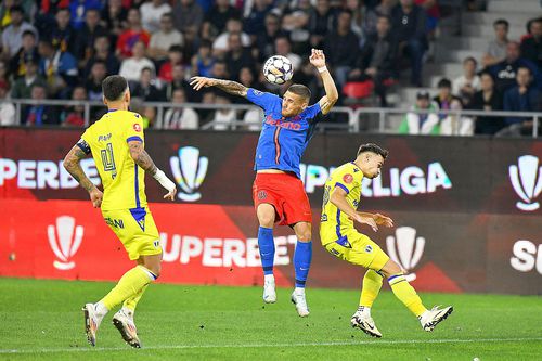 Daniel Bîrligea, în acțiune în FCSB - Petrolul // foto: Cristi Preda (GSP)