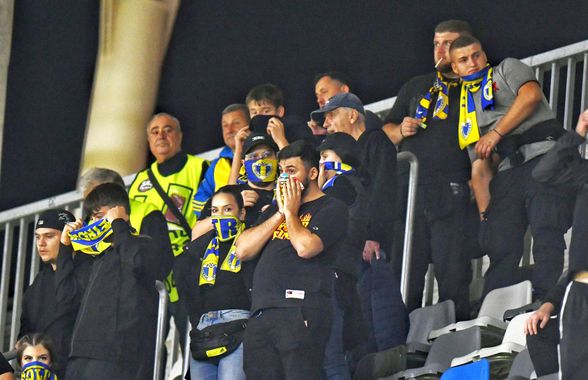 Scandal în peluză la FCSB - Petrolul » Gaze și scandări acide: „Stat polițienesc!”