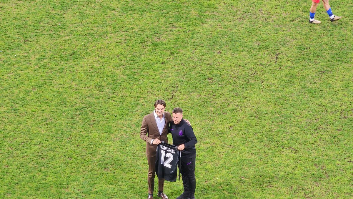 Spectacol înainte de FCSB - Petrolul! Ciprian Tătărușanu, aclamat de fani, a dat lovitura de start