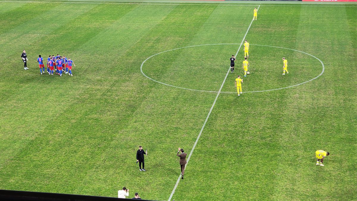 Spectacol înainte de FCSB - Petrolul! Ciprian Tătărușanu, aclamat de fani, a dat lovitura de start