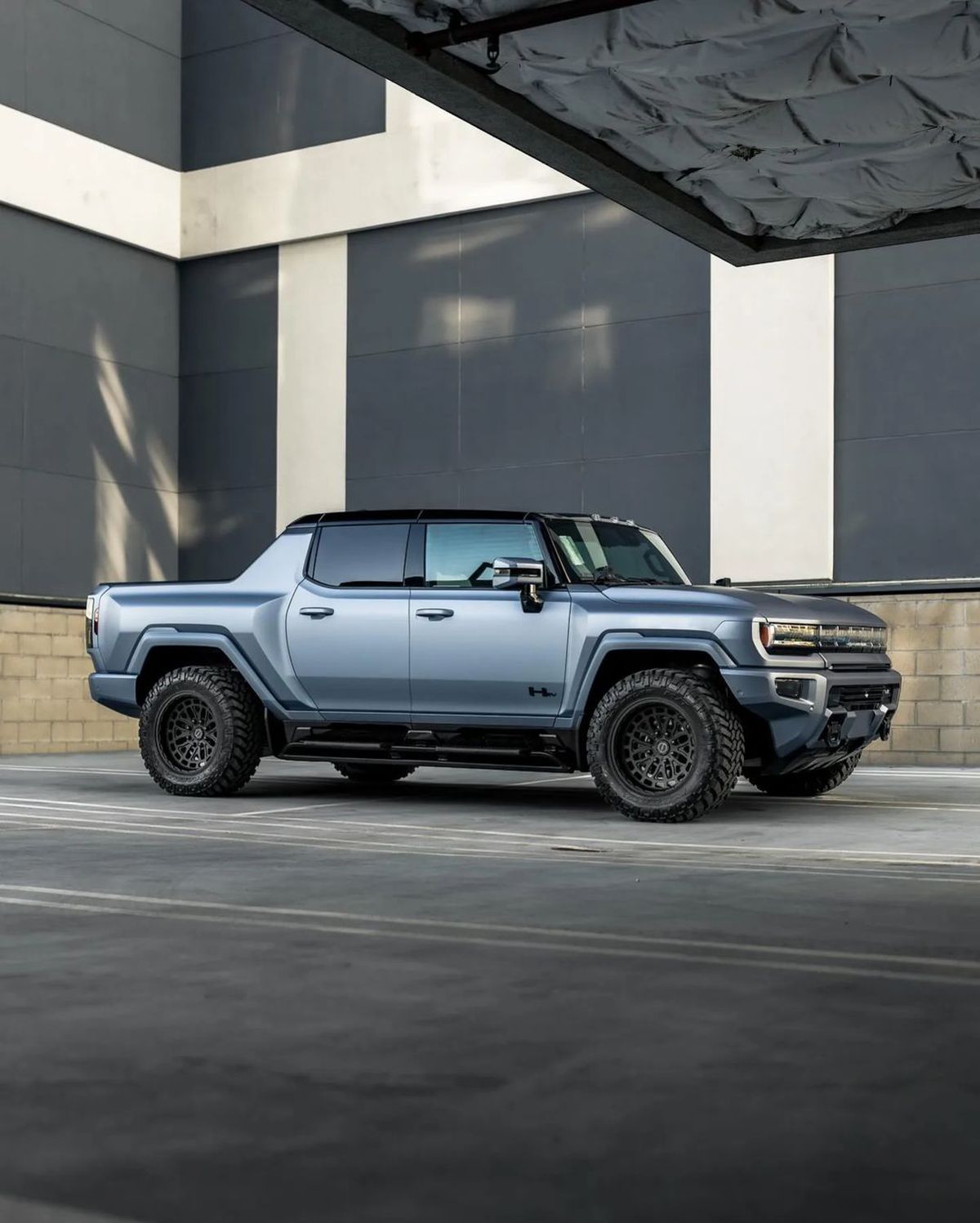 Starul din Premier League a venit la antrenamente cu o „ciudățenie” de peste 300.000 de lire » Fanii au reacționat imediat: „Cea mai urâtă mașină!”