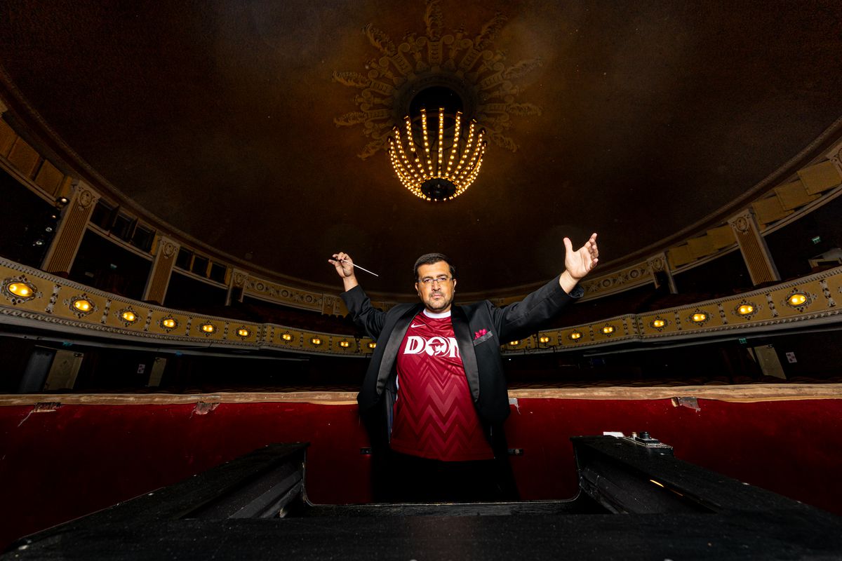 CFR Cluj în haine noi pentru meciul cu UTA Arad » Campanie specială în oraș: „Să porți culorile nu a fost niciodată o obligație”