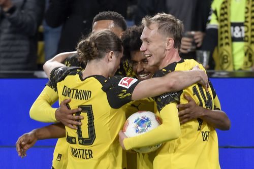 Borussia Dortmund a bifat al treilea succes consecutiv în campionat (1-0 pe teren propriu cu Wolfsburg) și rămâne aproape de liderul Bayern // FOTO: Imago Images