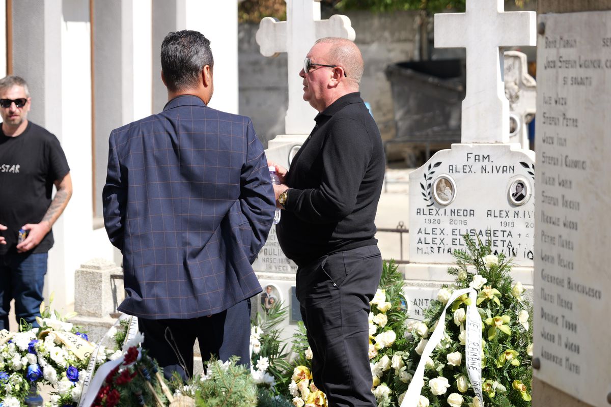 Multe nume din lumea fotbalului la înmormântarea lui Florin Marin