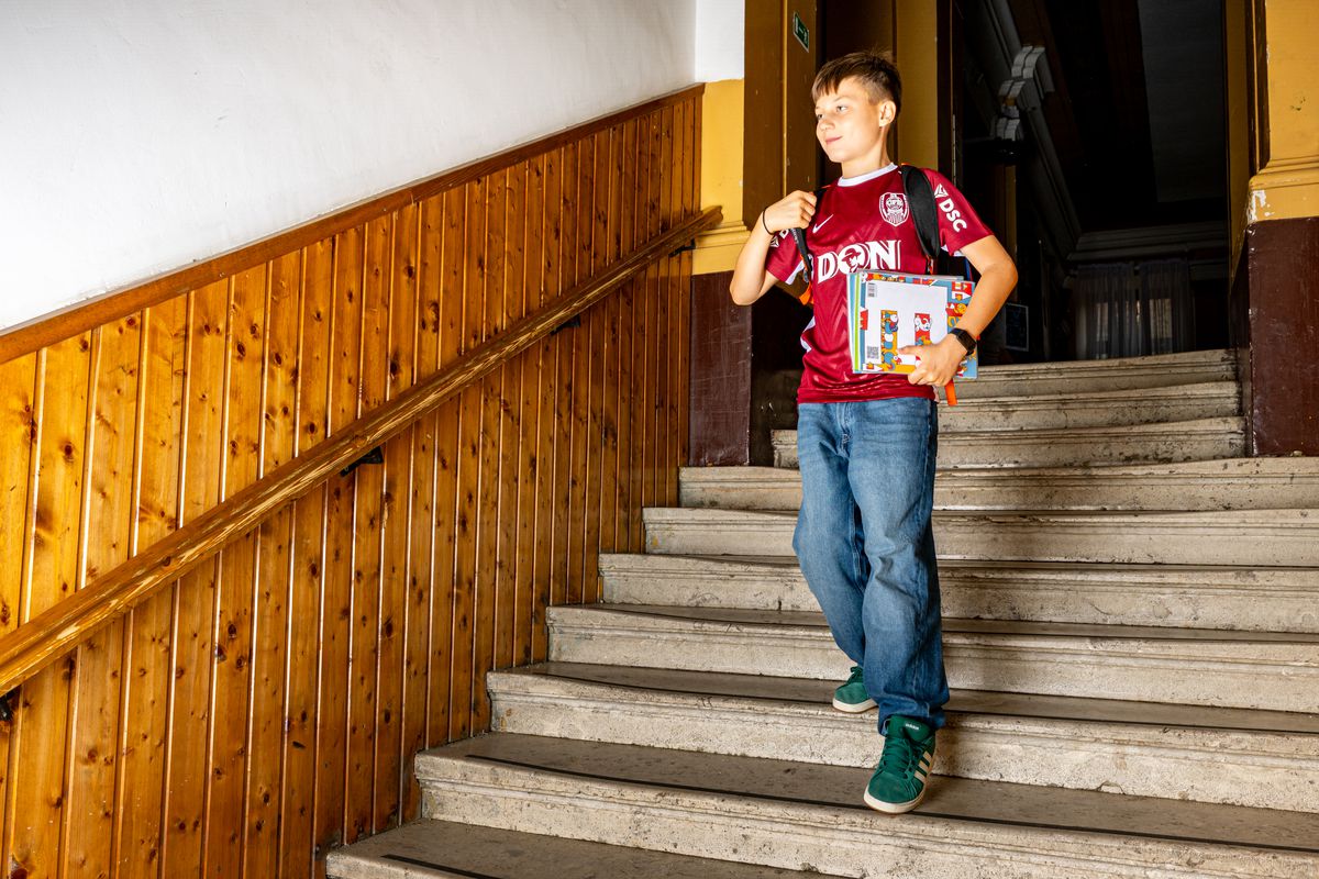 CFR Cluj în haine noi pentru meciul cu UTA Arad » Campanie specială în oraș: „Să porți culorile nu a fost niciodată o obligație”