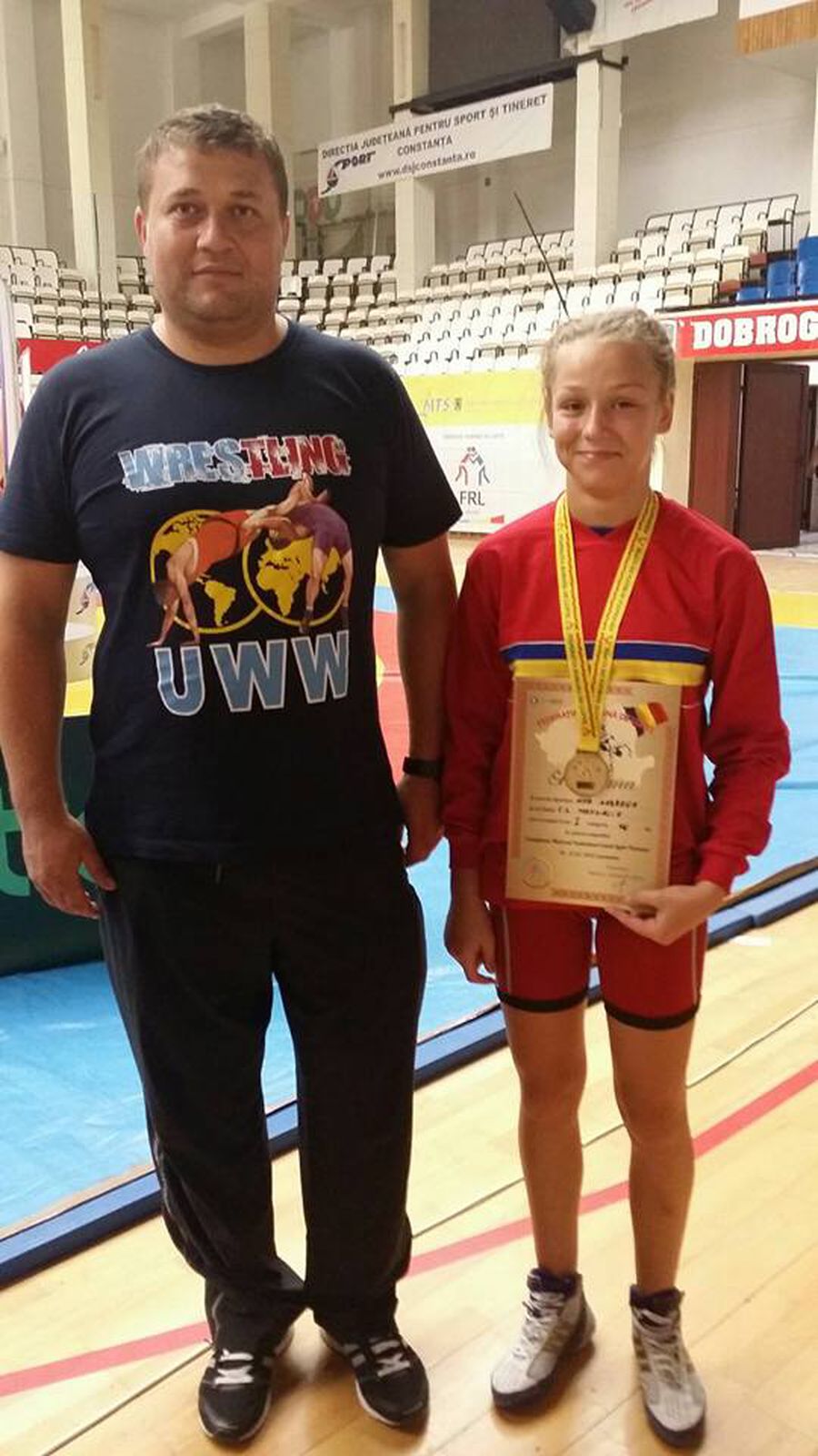 Marian Oancea și Andreea Ana în 2015, când se puneau bazele viitoarei campioane. Foto: facebook/oancea.mariangeorge A luat bronz la Mondiale, iar antrenorul le bate obrazul celor de la Steaua: „E urât ce fac!” + „Alerga cu fesul în cap pe plajă, iar colegele se relaxau pe șezlong”