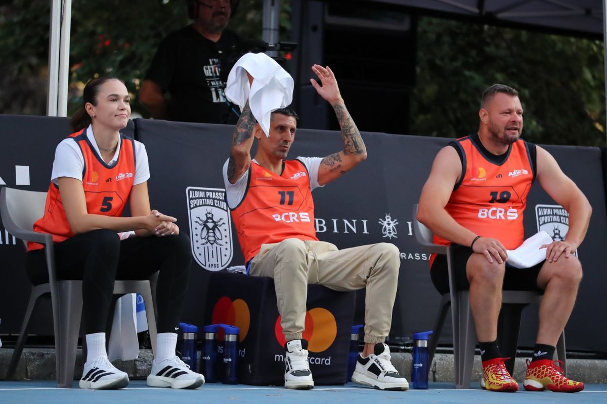„Arnold” Stelea vs. „Săgeată” Niculae » Spectacol inedit pe terenul de baschet la Sport Arena Streetball