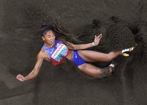 Tara Davis-Woodhall, campioană olimpică și mondială la săritura în lungime, a abordat un subiect tabu: „Durerea este insuportabilă”