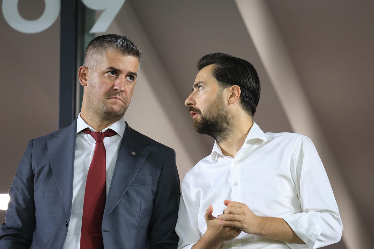 Dublu coșmar pentru Dan Șucu » Explicația din spatele imaginilor virale cu el împietrit: ce le-a mărturisit apropiaților