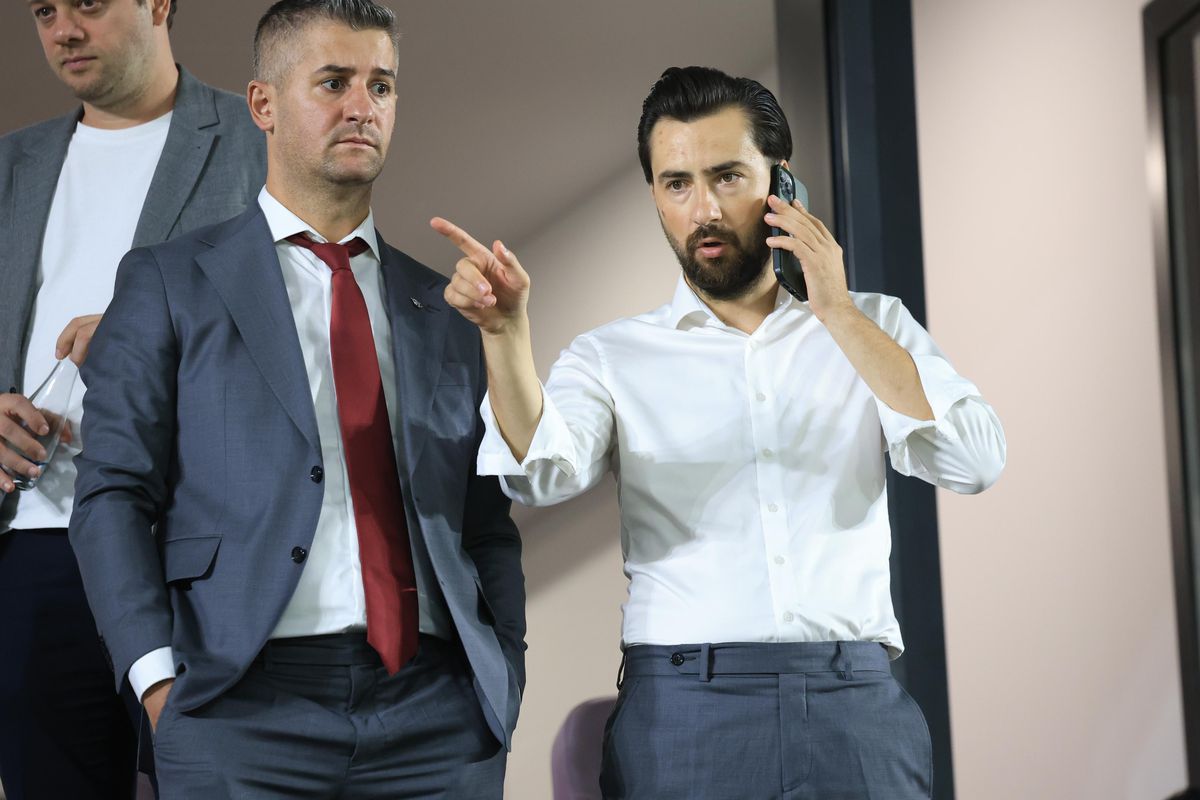 Dublu coșmar pentru Dan Șucu » Explicația din spatele imaginilor virale cu el împietrit: ce le-a mărturisit apropiaților