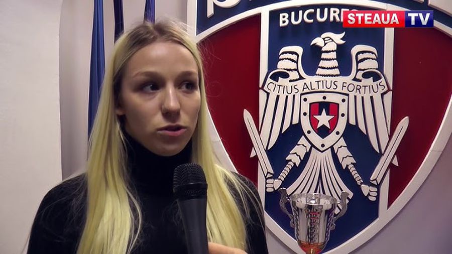 Andreea Ana reprezintă din 2018 culorile clubului Steaua. Foto: captură Steaua TV A luat bronz la Mondiale, iar antrenorul le bate obrazul celor de la Steaua: „E urât ce fac!” + „Alerga cu fesul în cap pe plajă, iar colegele se relaxau pe șezlong”