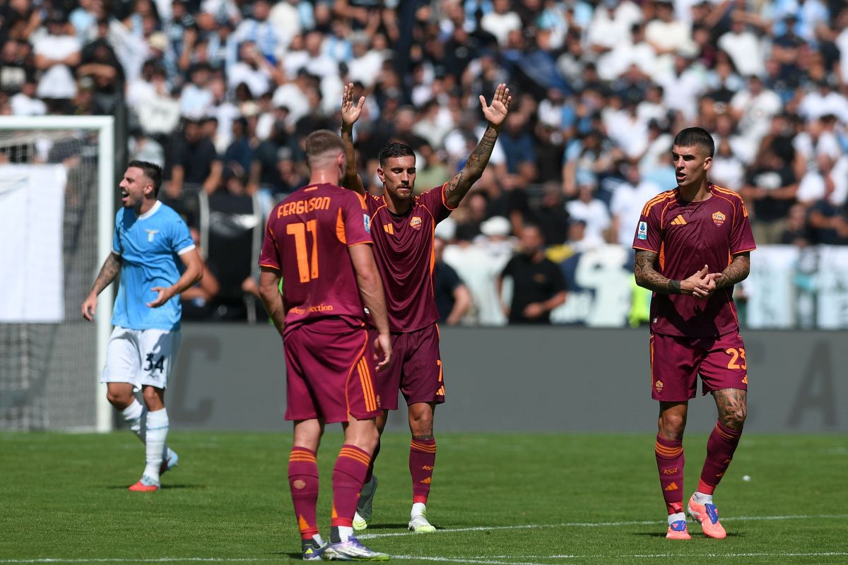 AS Roma a câștigat la limită „Derby della Capitale” » Două eliminări într-un final încins