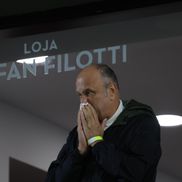 Dan Șucu și oficialii lui Rapid, împietriți la oficială // foto: Ionuț Iordache (GSP)