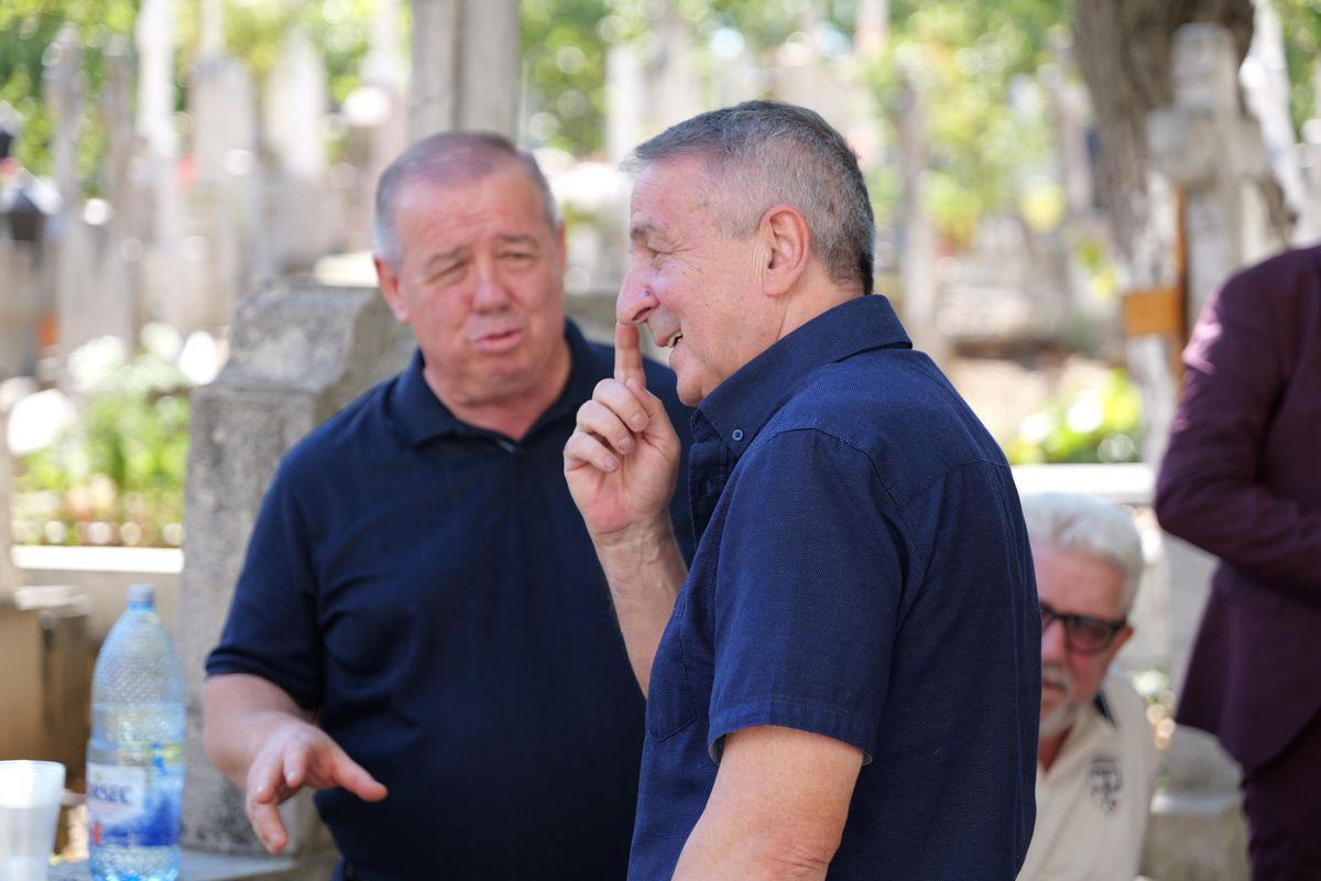 Multe nume din lumea fotbalului la înmormântarea lui Florin Marin