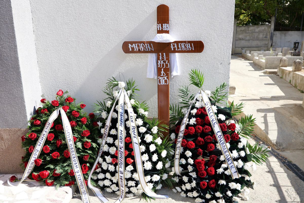 Multe nume din lumea fotbalului la înmormântarea lui Florin Marin