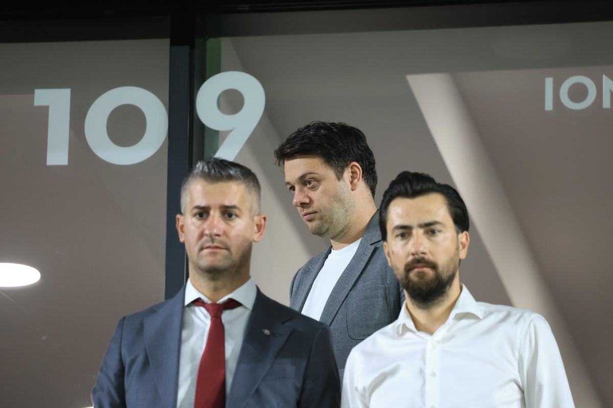 „Muzeul” figurilor de ceară: Dan Șucu, împietrit la „oficială”, după eșecul cu Hermannstadt