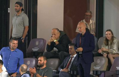 „Muzeul” figurilor de ceară: Dan Șucu, împietrit la „oficială”, după eșecul cu Hermannstadt