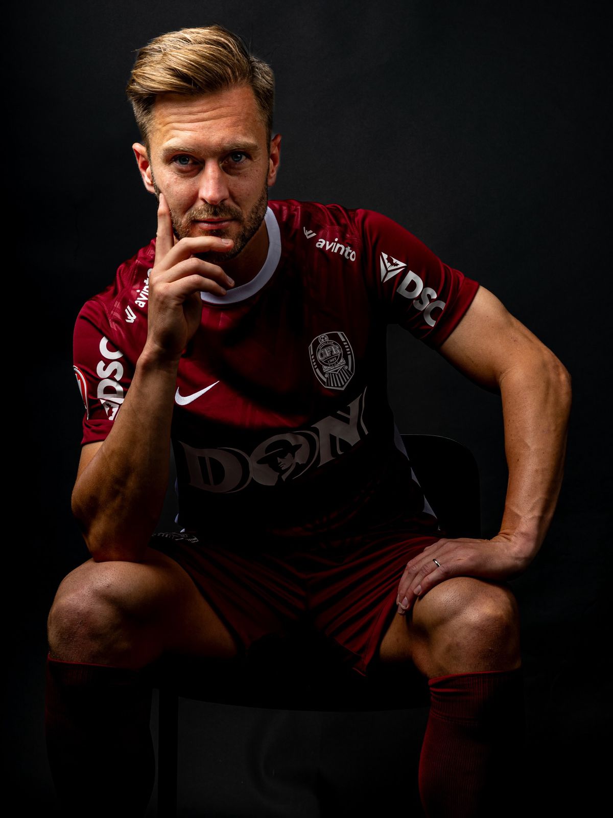 CFR Cluj în haine noi pentru meciul cu UTA Arad » Campanie specială în oraș: „Să porți culorile nu a fost niciodată o obligație”