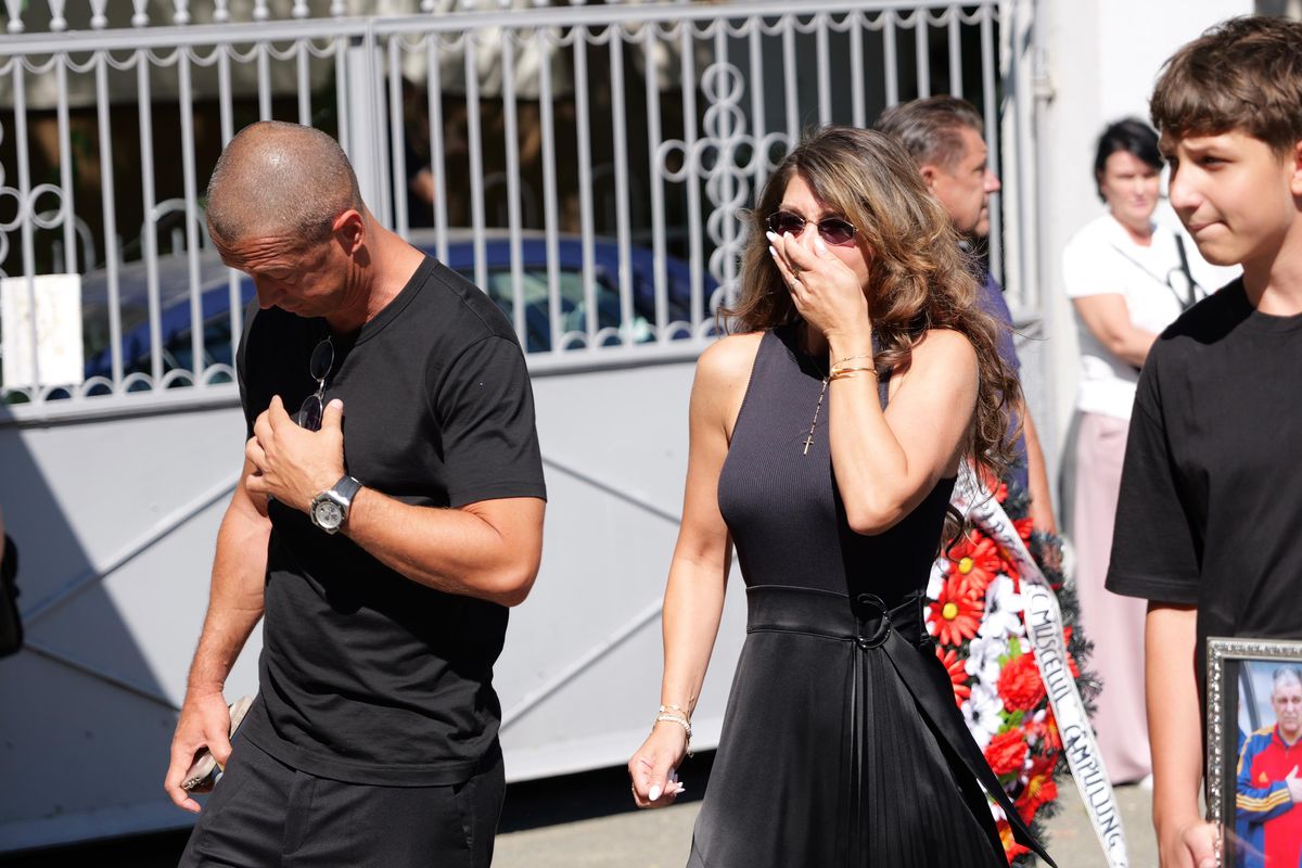 Multe nume din lumea fotbalului la înmormântarea lui Florin Marin