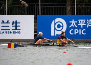 Au început Mondialele de canotaj de la Shanghai » Patru bărci tricolore merg mai departe în semifinale și finală