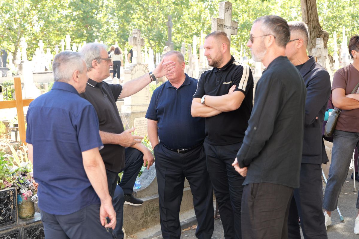 Multe nume din lumea fotbalului la înmormântarea lui Florin Marin